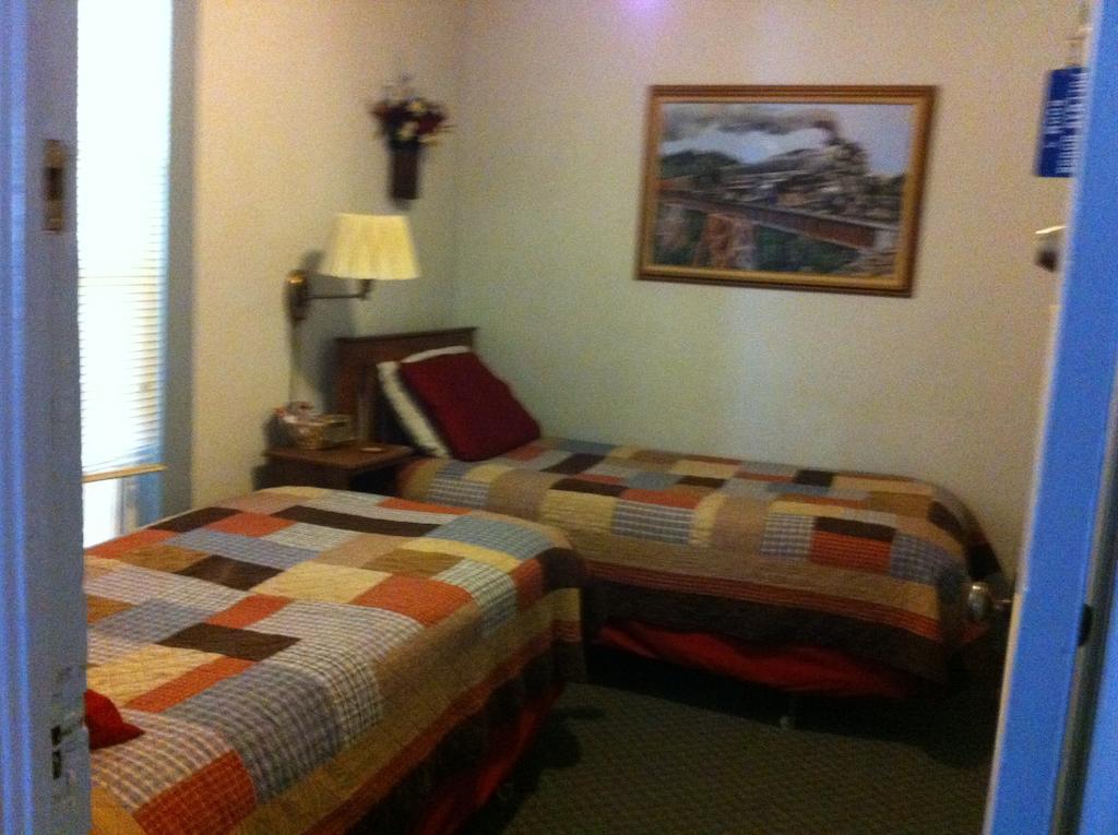 Pullman House Inn Portola Номер фото